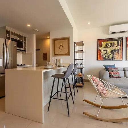 Beachfront Modern One-bedroom With Pool, Parking *