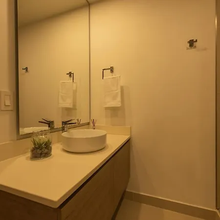Apartamento Beachfront Modern One-bedroom With Pool, Parking *