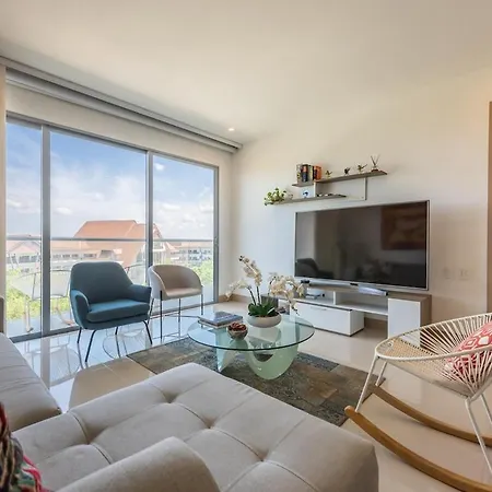 Beachfront Modern One-bedroom With Pool, Parking Apartamento Cartagena